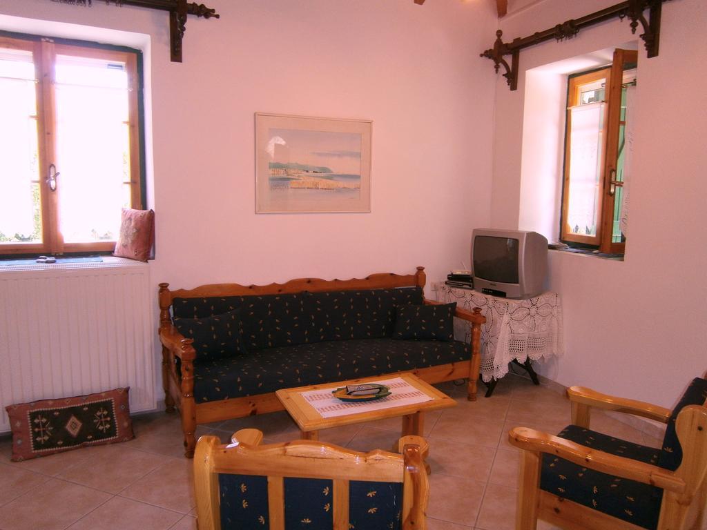 Villa Frias Asprogerakata Room photo